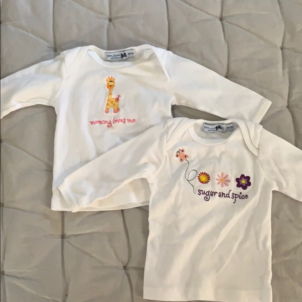 2 long sleeve shirts 0-3 month Mommy loves me